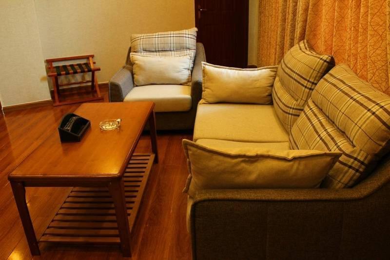 Laway Internatinal Hotel Lhasa Exteriör bild
