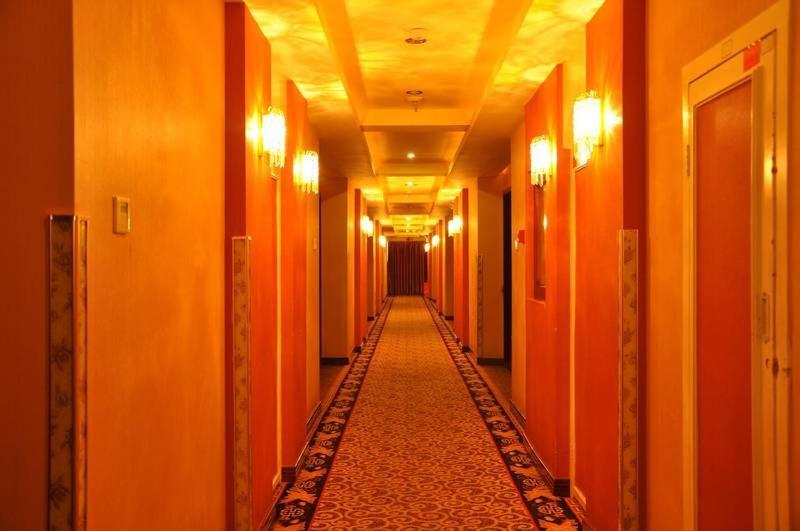 Laway Internatinal Hotel Lhasa Exteriör bild