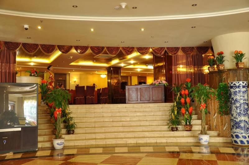 Laway Internatinal Hotel Lhasa Exteriör bild