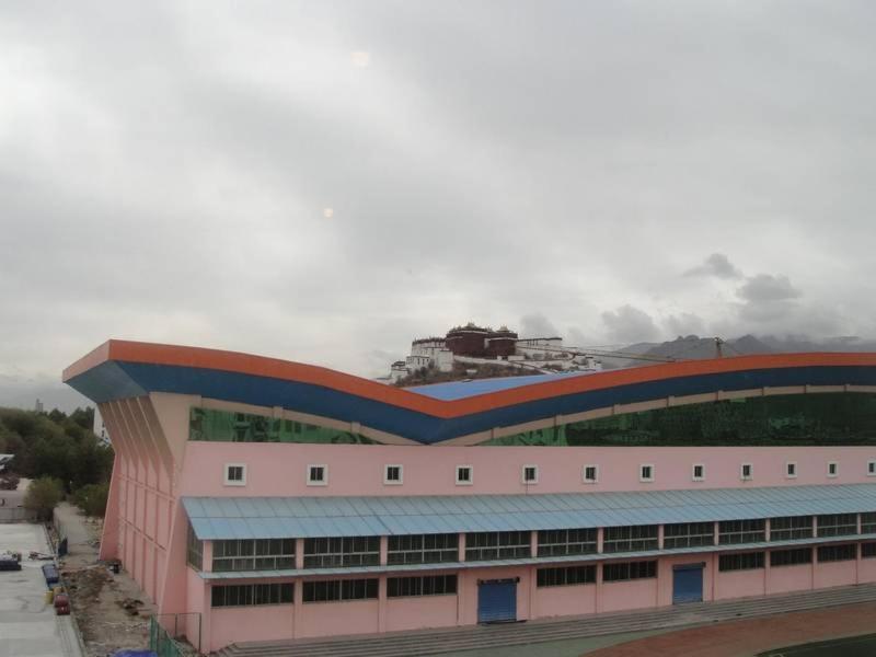 Laway Internatinal Hotel Lhasa Exteriör bild