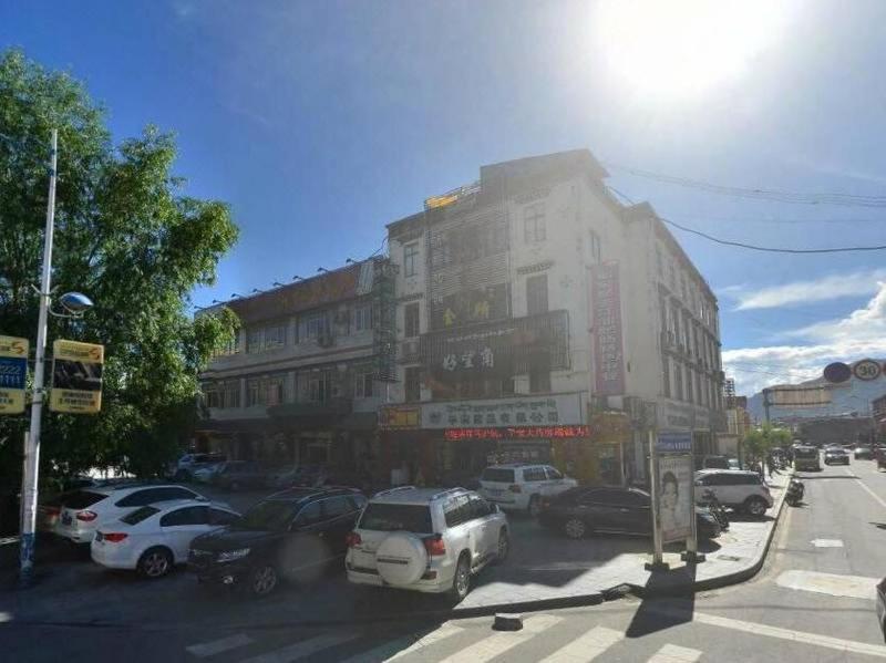 Laway Internatinal Hotel Lhasa Exteriör bild